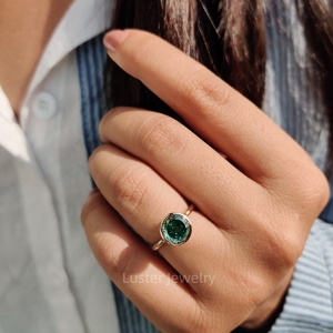 Lustro oro giallo antico color Moissanite pietre fascia di fidanzamento Set 7.5mm verde rotondo Moissanite taglio portoghese anello - Product Image 6