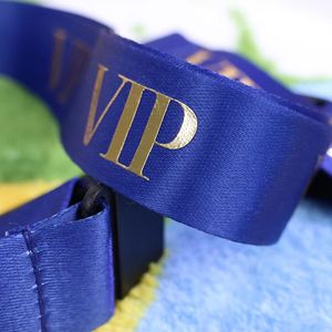 Lanière personnalisée en polyester souple avec boucle de sécurité promotionnelle, impression dorée sur mesure du logo - Product Image 3