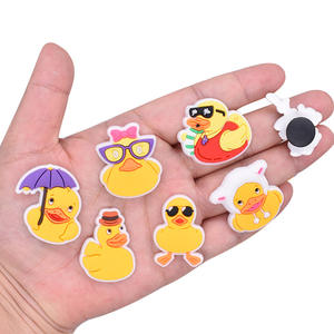 Fleur de chaussure en PVC détachable en silicone de dessin animé mignon moulé avec des boucles en caoutchouc souple goutte à goutte - Product Image 3