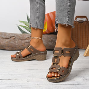 Nouvelle Collection Été 2026 – Sandales Décontractées Confortables pour Femmes Grandes Tailles, Claquettes Plates Couleur Unie, Chaussures d'Extérieur à Enfiler pour Dames - Product Image 2