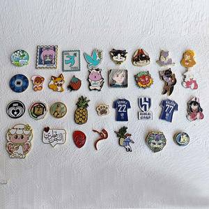 Broche personnalisée en émail dur 3D, motif vêtements, pailletée, mignonne, Kawaii, <span class=keywords><strong>dessin</strong></span> <span class=keywords><strong>animé</strong></span>, anime - Product Image 5
