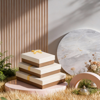 Boîte cadeau de style livre avec plateau imbriqué - Rigide à charnières et recouvert de tissu pour la vente au détail de bijoux