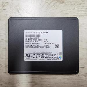 Disque SSD d'occasion HORNG SHING MZQL21T9HCJR-00B7C PM9A3 U.2 1.92T <span class=keywords><strong>B7C</strong></span> SATA 6 Gbps - Product Image 2