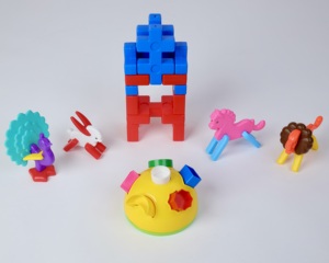 GIRNAR SUPER KIT Contains 4 animal puzzles, a shape sorter with 6 shapes and a set of blocks. Learn to construct animal puzzles - Product Image 6