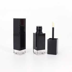Grosir Kustom Kosong Putih dan Hitam <span class=keywords><strong>Lipgloss</strong></span> Kemasan Mewah Kemasan Lipstik Cair <span class=keywords><strong>Lip</strong></span> <span class=keywords><strong>Gloss</strong></span> Wadah Tabung dengan Sikat - Product Image 3