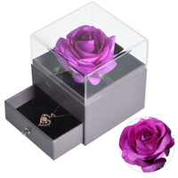 Collier boîte à bijoux avec roses rouges de longue durée soie éternelle fleurs de roses conservées pour le cadeau de la Saint-Valentin des mères