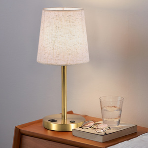 Lampe de table tactile rechargeable sans fil moderne à économie d'énergie pour chambre à coucher, restaurant, hôtel - Product Image 3