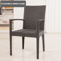 Chaise de salle à manger d'extérieur en rotin PE moderne personnalisable meubles empilables faits à la main pour jardin café parc école villa utilisation