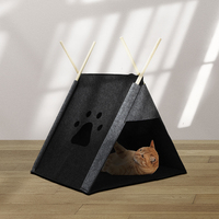 Lit pour chat en feutre gris portable avec cadre en bois, motif empreinte de patte, ouverture frontale, nid de repos pour animaux de compagnie, meuble d'intérieur pour chats