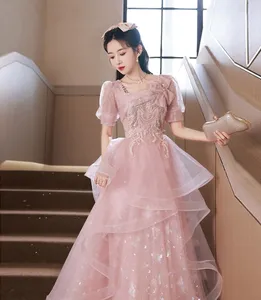 2024 नई महिलाओं की हल्की लक्जरी हाई एंड प्रीमियम गुलाबी शाम की पोशाक