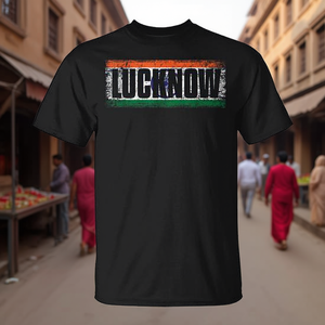 Camiseta Promocional LUCKNOW INDIA con la Orgullosa Bandera y Colores de la India, Diseño Nacionalista Indio Audaz - Product Image 3