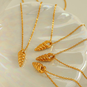 สไตล์ยุโรปไทเทเนียมเหล็กสร้อยคอรูปทรงเกลียวมินิมอลลิสต์ดีไซน์โซ่กระดูกไหปลาร้าสำหรับผู้หญิงสีทอง XL36 - Product Image 3