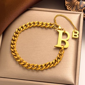 Pulsera Unisex de Moda con Cadena Cubana de Acero Inoxidable Chapada en Oro de 18K con Letras, Estilo Hip-hop, Venta al por Mayor - Product Image 4