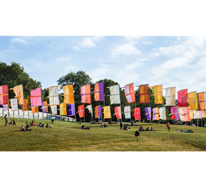 การพิมพ์ดิจิตอลกันน้ําที่มีสีสันธงเทศกาลบาหลีซื้อธงเทศกาลสองด้านธงเทศกาล - Product Image 2