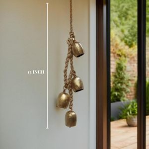 Carillon de cloche en laiton fait à la main 4 cloches de vache sur corde pour tenture murale Couronnes d'entrée de porte en laiton antique Carillons d'entrée de Noël - Product Image 3