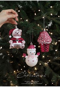 Set di Decorazioni Natalizie Rosa Glitterate, Ciondoli a Forma di Orsetto, Pupazzo di Neve, Cuffie e Cupcake per Albero di Natale e Feste - Product Image 2