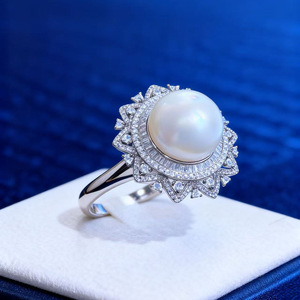 Anillo de Plata S925 10740, Accesorio de Moda para Mujer, con Incrustaciones de Perlas de 10-13 mm y Tecnología de Garra - Product Image 4