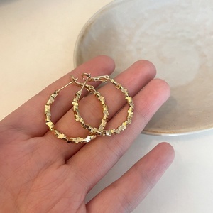 Meilleure Vente 2026 – Boucles d'oreilles pendantes géométriques texturées en laiton plaqué or 18 carats, créoles rondes épaisses, bijoux de luxe pour femme au quotidien - Product Image 1