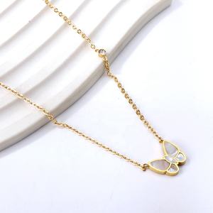 Collar de Moda con Lazo de Mariposa Chapado en Oro de 18k, Collares Personalizados con Lazo de Mariposa para Mujer, Collar de Acero Inoxidable - Product Image 4