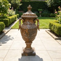 Urne en marbre blanc avec bordure tressée et relief en corde, jardinière sur piédestal à nervures de melon pour la décoration paysagère des cours et jardins de villas