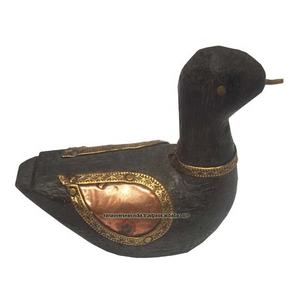 Figurine en bois de canard de couleur noire, avec motifs de cuivre et laiton, décoration pour le bureau - Product Image 3