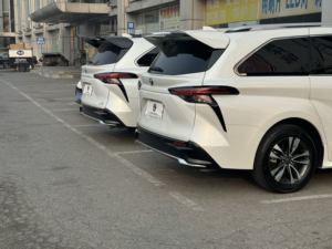 Pour 22-25 Toyota Sienna Nouveau Style Apparence Modifié Aile Queue Leading Light Spoiler de rideau arrière Installation non destructive - Product Image 4