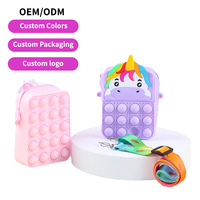Pochette en silicone réutilisable avec fermeture éclair pour petits objets, maquillage, câbles de données, articles de toilette, coffret cadeau, trousse de maquillage en silicone