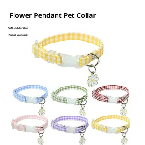 Collares para Perros y Gatos de Poliéster Suave y Duradero, Cierre de Hebilla, para Todas las Estaciones, Exclusivos Transfronterizos, con Dijes de Flores - Product Image 3