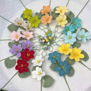 Regalo unico per le vacanze <span class=keywords><strong>di</strong></span> San Valentino con fiori artificiali fatti a mano piccola <span class=keywords><strong>fragola</strong></span> aperta a tulipano all'uncinetto - Product Image 1