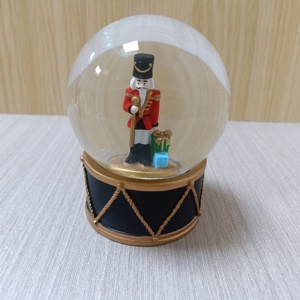 2024 nouveau créatif polyrésine/résine nativité boule à neige boîte à musique société noël <span class=keywords><strong>casse</strong></span>-<span class=keywords><strong>noisette</strong></span> soldats boule à neige - Product Image 4