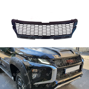 Calandre de course de pièces d'auto noires de pick-up 4x4 avec lumière ambre pour Mitsubishi Triton L200 2019 2020 <span class=keywords><strong>2021</strong></span> grilles de radiateur de voiture Bodykit - Product Image 1