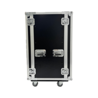 Flight case sur mesure en aluminium et contreplaqué avec mousse antichoc 20U pour équipement DJ, mixeur et amplificateur, doté de 2 portes et 4 roues
