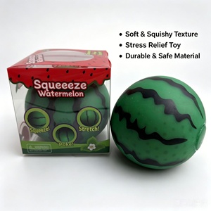 Jouet anti-stress Needoh en forme de pastèque pour la concentration sur le bureau, le jeu sensoriel et la relaxation quotidienne, avec une texture douce, sûre et durable - Product Image 2