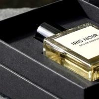 Boîte à parfum rigide noire de luxe sur mesure, deux pièces, avec couvercle amovible et insert ajusté, pour présentation d'emballages de parfums personnalisés
