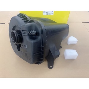 ถังขยาย BMW 17138621092สกรูพลาสติกบนสำหรับ5X6 E70 E71อ่างเก็บน้ำน้ำหล่อเย็นหม้อน้ำ - Product Image 1