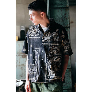 เสื้อยืดคอนเสิร์ตของผู้ชายสีเทาเข้มฟอกสีอ่อนมีกระดุมพิมพ์ลายวินเทจขนาดใหญ่กว่าปกติสำหรับคอนเสิร์ตฤดูร้อน - Product Image 1