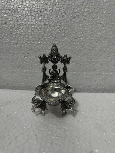 Idole de temple artisanale Lakshmi Deepa, finition antique, en argent pur, pour culte spirituel, décoration religieuse et d'intérieur, monuments en argent pur - Product Image 4