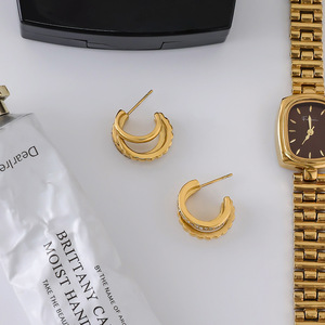 Pendientes de Aro de Acero Inoxidable de Tres Capas con Baño de Oro PVD, Resistentes al Deslustre, Ligeros, para Mujer - Product Image 3