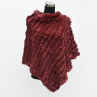 Poncho de veste triangulaire multicolore de style britannique avec col en fourrure de lapin chaud châle tricoté d'hiver