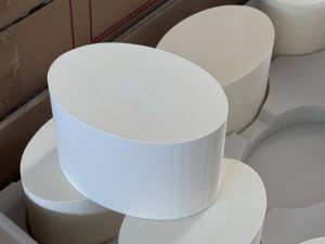 Pt Pd Rh in ceramica a nido d'ape ad alto flusso catalizzatore per autoveicoli catalizzatore rotondo convertitore catalitico substrato - Product Image 2