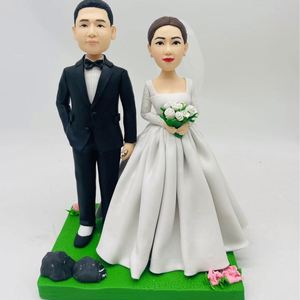 รูปปั้นคู่รักงานแต่งงาน ของตกแต่งเค้กสุดโรแมนติก ขายดี - Product Image 1