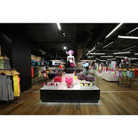 Mode Kleidung Kleidungs stücke Shop Innendekoration Free Tailor Design Kreative Display Layout Ideen für Kleidung Shop Fitting