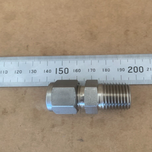ข้อต่อตัวผู้ SS-810-1-8 ขนาด 1/<span class=keywords><strong>2</strong></span> นิ้ว สำหรับท่อขนาด 1/<span class=keywords><strong>2</strong></span> นิ้ว แบบเกลียว NPT - Product Image 1