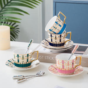 Ensemble tasse et soucoupe à café en porcelaine écologique de style nordique créatif avec bord doré et motif floral, capacité 300 ml, pour le thé de l'après-midi, avec cuillère - Product Image 2