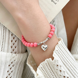 Bracelet à breloques en forme de cœur en corail rose pour femmes, bijoux élégants et minimalistes, cadeau en argent pur S925 - Product Image 1
