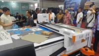 Traceur de découpe à couteau oscillant CNC Realtop pour la production de boîtes en carton ondulé