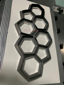 Machine de gaufrage hydraulique pour la découpe et le soudage à haute fréquence de revêtements en mousse souple, caoutchouc, PVC/TPU/PU, cuir de ballon de football et cuir de ballon de sport - Product Image 4