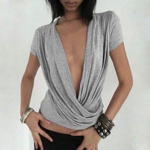 เสื้อครอปแขนสั้นทรงหลวมสไตล์สาวฮอต เซ็กซี่ คอลึกแบบวี ผ้าจับจีบสีพื้น เรียบหรู ดูดี - Product Image 3