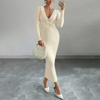 Robe moulante élégante en dentelle à col en V profond, manches longues, longueur midi, idéale pour les rendez-vous, commande en gros