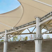 Structure de membrane tendue en PVDF moderne, abri d'ombrage extérieur à ossature en acier pour projets scolaires, de parkings et de aménagement paysager